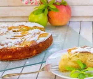 Шарлотка пышная: простые и вкусные рецепты с фото
