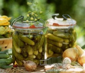Маринованные огурцы в банках на зиму