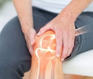 Это народное средство поможет вам избавится от боли в коленях